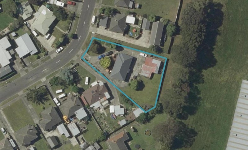 81 Clyde Crescent, Roslyn, Palmerston North - Carousel 1