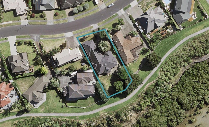 66 Glenross Drive, Wattle Downs, Auckland - Carousel 1