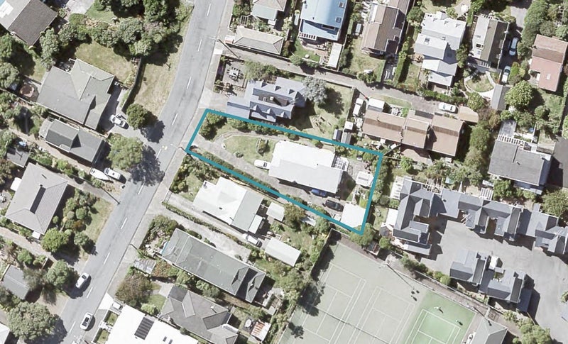 7 Pukatea Street, Eastbourne, Lower Hutt - Carousel 1