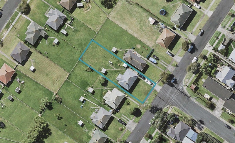 75 Eversleigh Road, Belmont, Auckland - Carousel 1