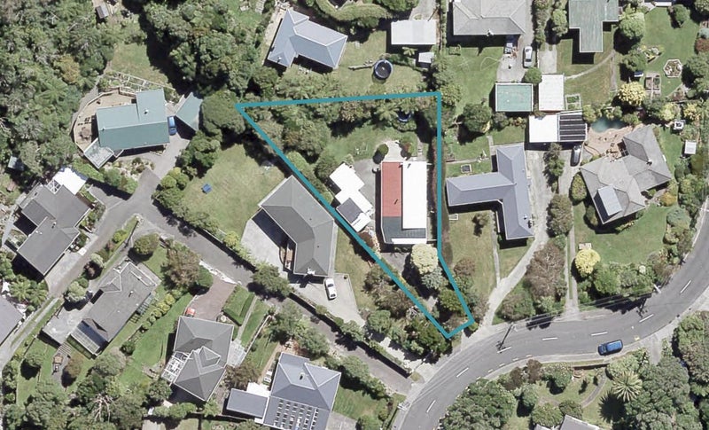 8 Pokohiwi Road, Normandale, Lower Hutt - Carousel 1