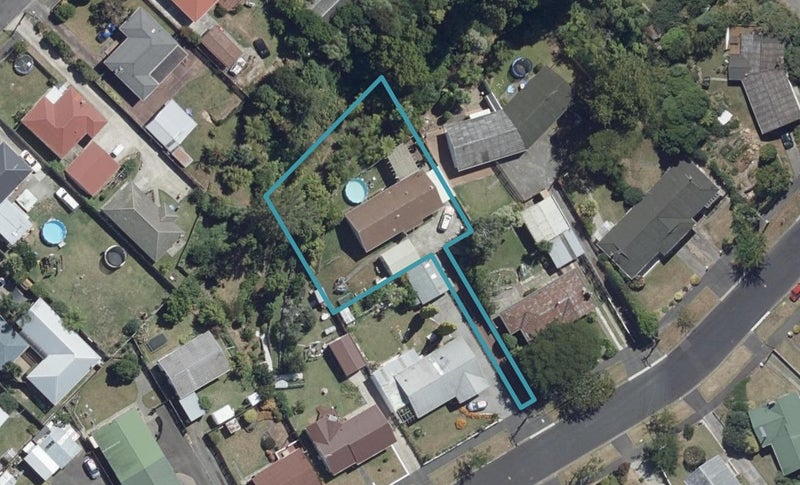 21 Lewis Street, Glenview, Hamilton - Carousel 1
