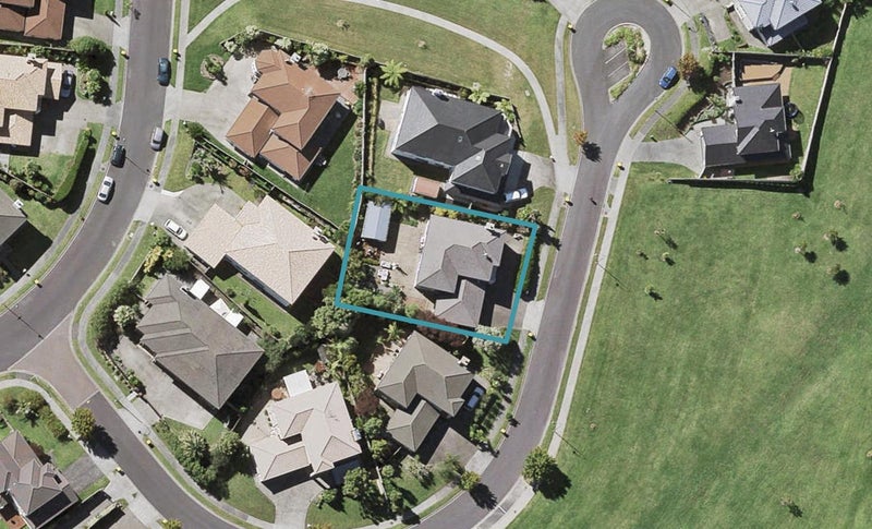 8 Ballintra Close, Pinehill, Auckland - Carousel 1