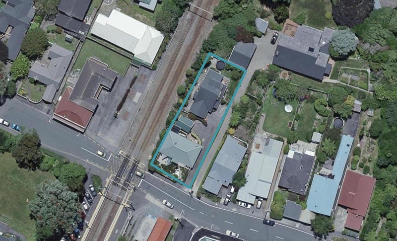 1B Cashmere Avenue, Khandallah, Wellington - Carousel 1