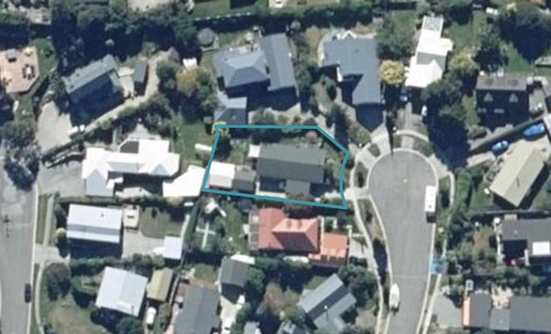 8 Larch Court, Kelvin Heights, Queenstown - Carousel 1