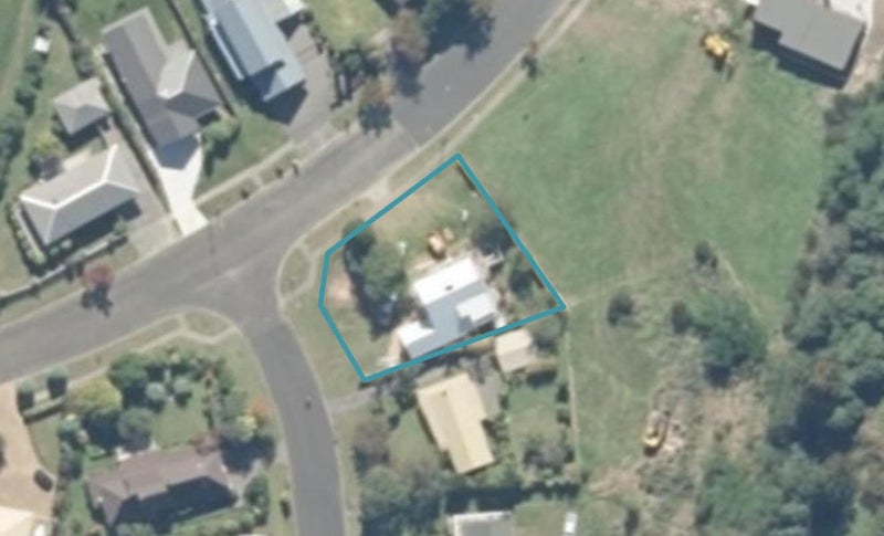 2 Boojum Dell, Kinloch, Taupō - Carousel 1