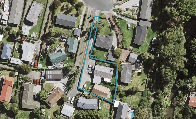 10 Camphora Place, Ranui, Auckland - Carousel 1