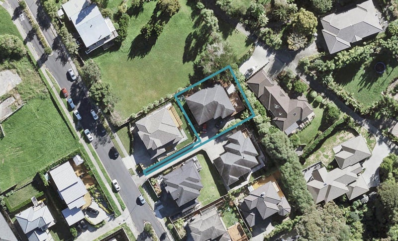 10 Namsan Close, Fairview Heights, Auckland - Carousel 1