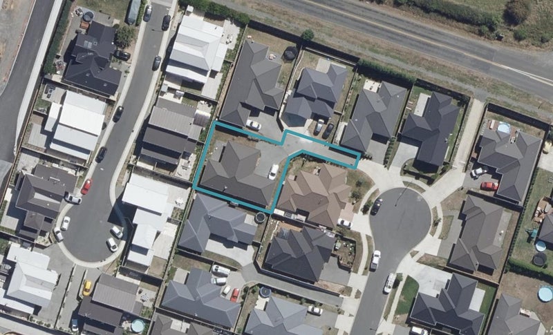 21 Teafields Court, Huntington, Hamilton - Carousel 1