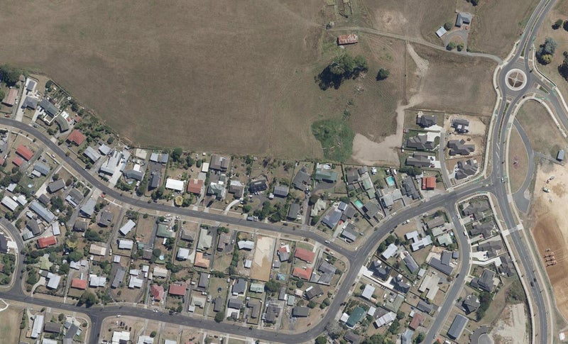 4/7 McKay Drive, Temple View, Hamilton - Carousel 1