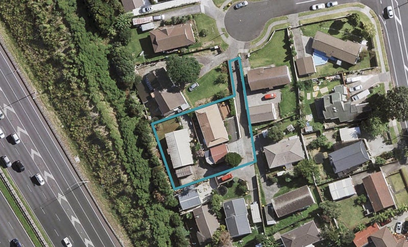 1/10 Kirklow Place, Goodwood Heights, Auckland - Carousel 1
