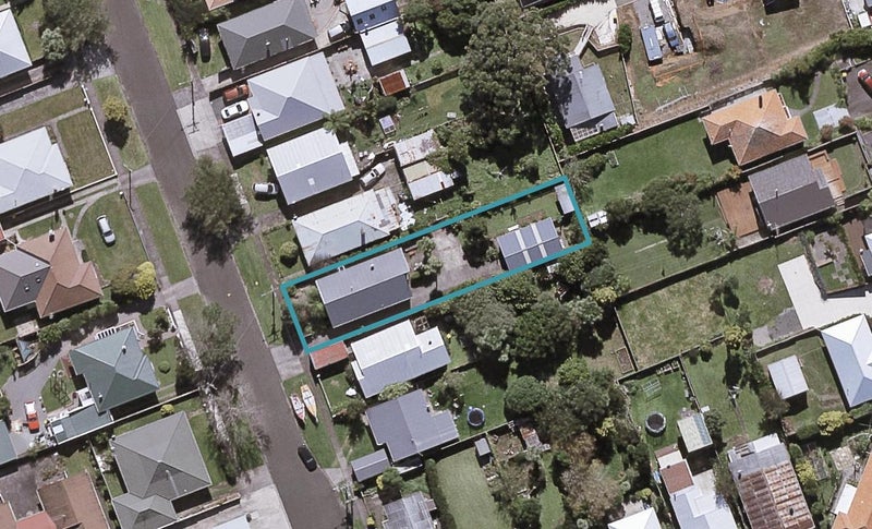 39 Lyn Street, Lynmouth, New Plymouth - Carousel 1