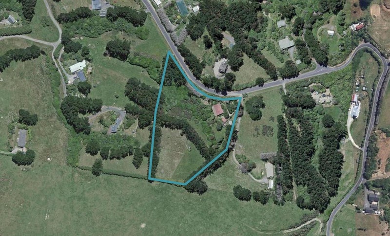 5 Hillcroft Road, Horokiwi, Wellington - Carousel 1