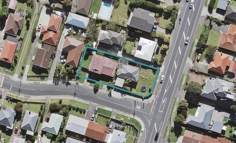 1 Strid Road, Te Atatu South, Auckland - Carousel 1