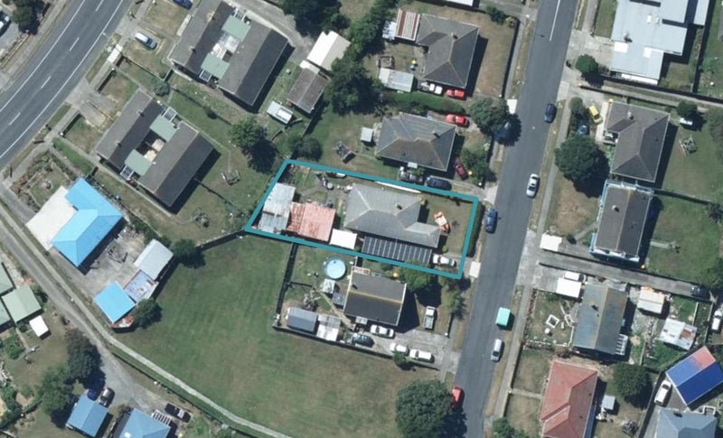 97 Waihora Crescent, Waitangirua, Porirua - Carousel 1