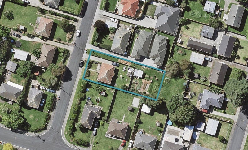 4 Coral Crescent, Panmure, Auckland - Carousel 1