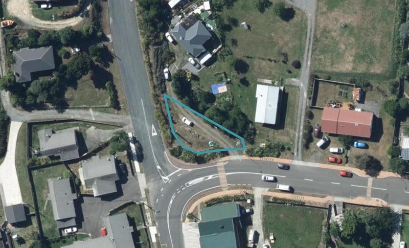 32 Te Hiko Street, Takapuwahia, Porirua - Carousel 1