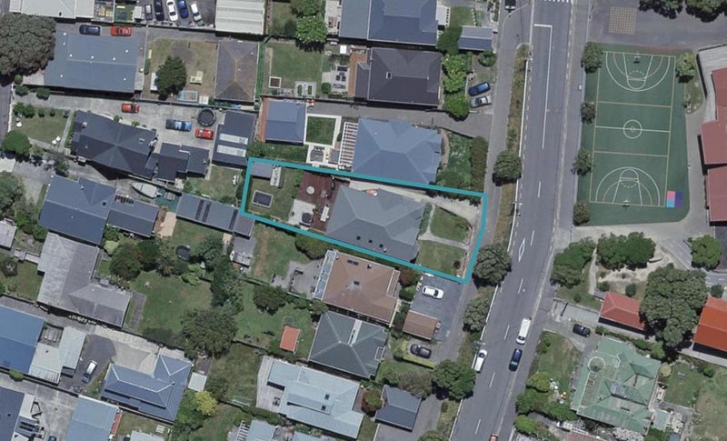 120 Clyde Street, Island Bay, Wellington - Carousel 1