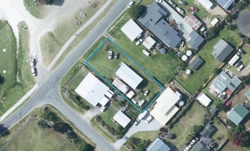 159 Newcastle Street, Māhia - Carousel 1