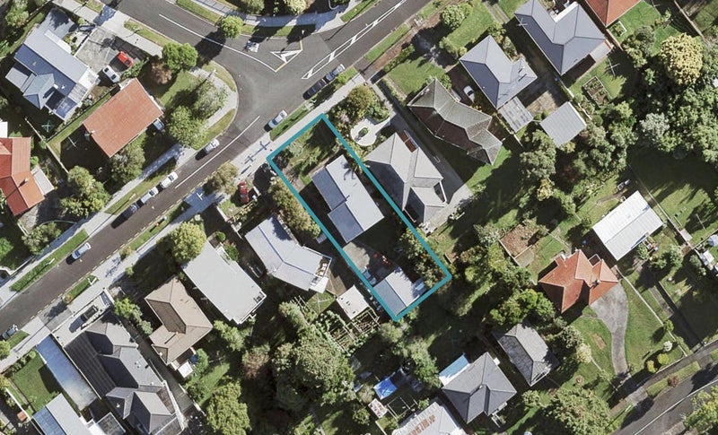 22 Ted William Street, New Windsor, Auckland - Carousel 1