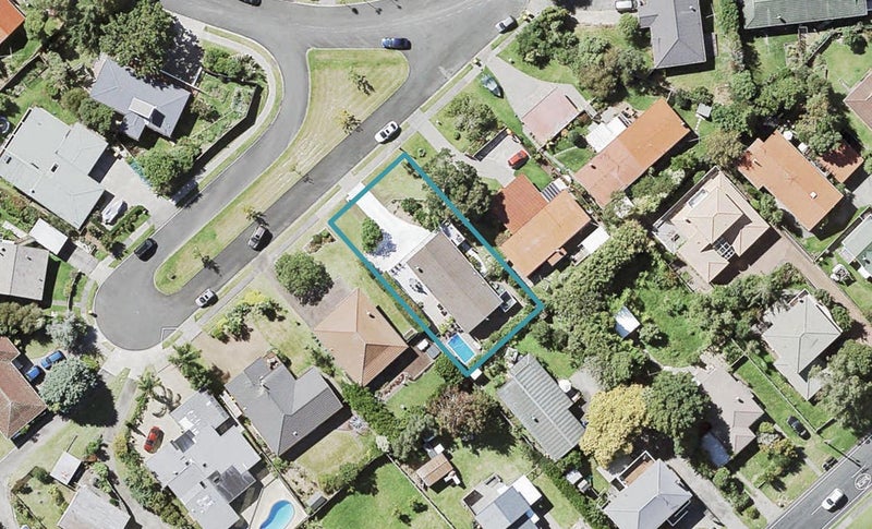 23 Hollyhock Place, Browns Bay, Auckland - Carousel 1
