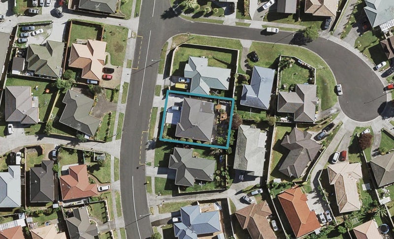 32 Glenveagh Park Drive, Weymouth, Auckland - Carousel 1