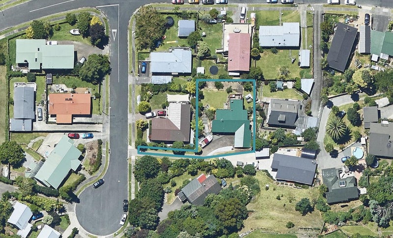6 Neil Place, Gate Pa, Tauranga - Carousel 1