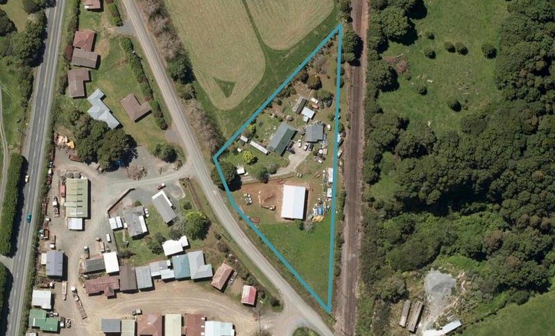 130 Saleyards Road, Kamo - Carousel 1