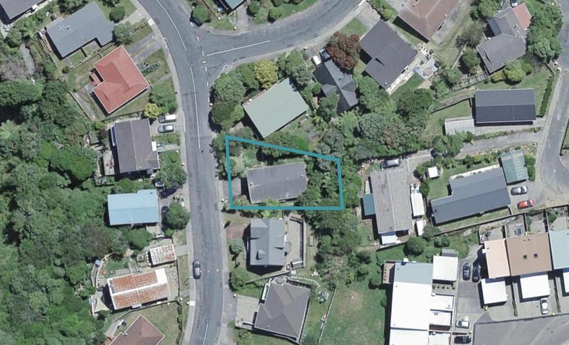 21 Hazlewood Avenue, Karori, Wellington - Carousel 1
