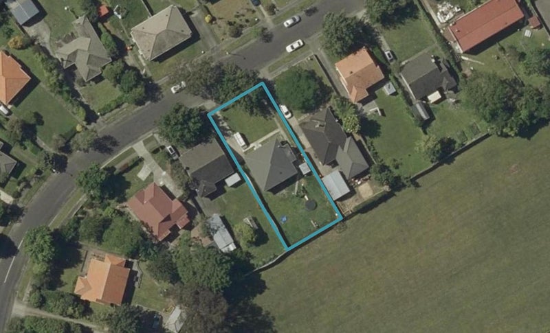 82 Savage Crescent, West End, Palmerston North - Carousel 1