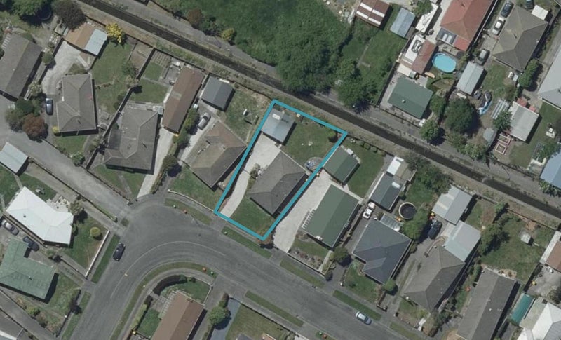 50 Frensham Crescent, Woolston, Christchurch - Carousel 1