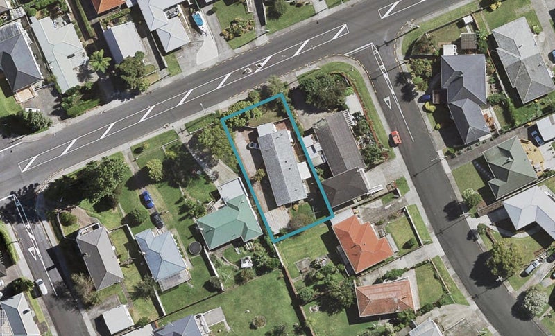 2/49 Orams Road, Hillpark, Auckland - Carousel 1