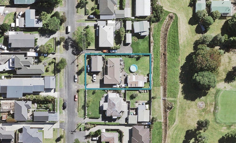 9 Knox Road, Swanson, Auckland - Carousel 1