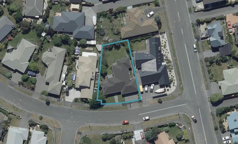 4 Orlando Crescent, Waimairi Beach, Christchurch - Carousel 1
