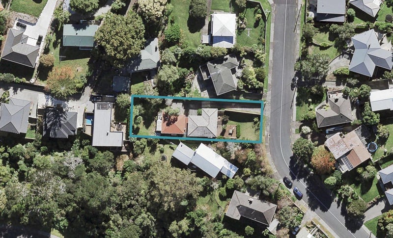 2/49 Sunnyhaven Avenue, Beach Haven, Auckland - Carousel 1