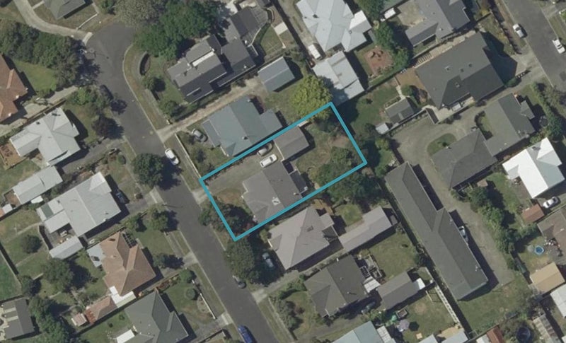 12 Karamu Avenue, Takaro, Palmerston North - Carousel 1