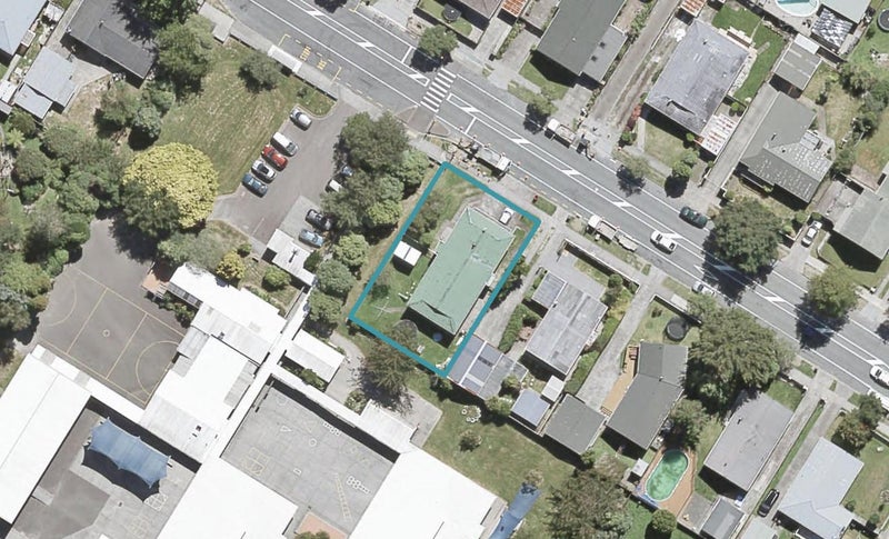 18 Gemstone Drive, Birchville, Upper Hutt - Carousel 1