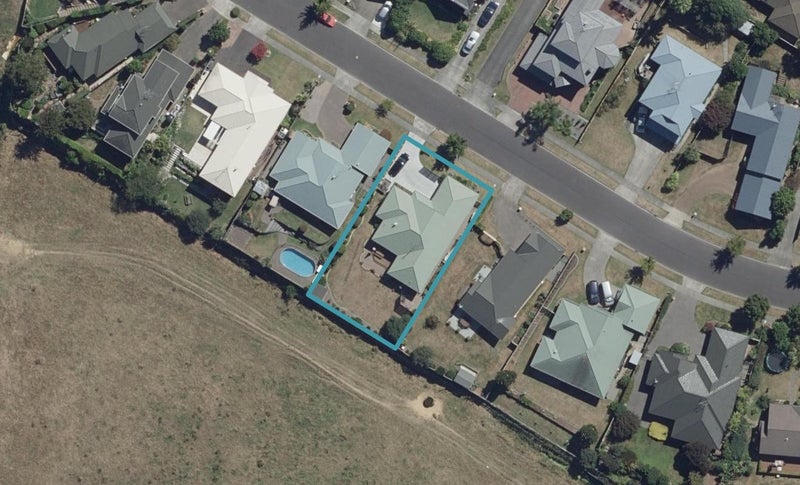 23 Friesian Place, Grandview Heights, Hamilton - Carousel 1