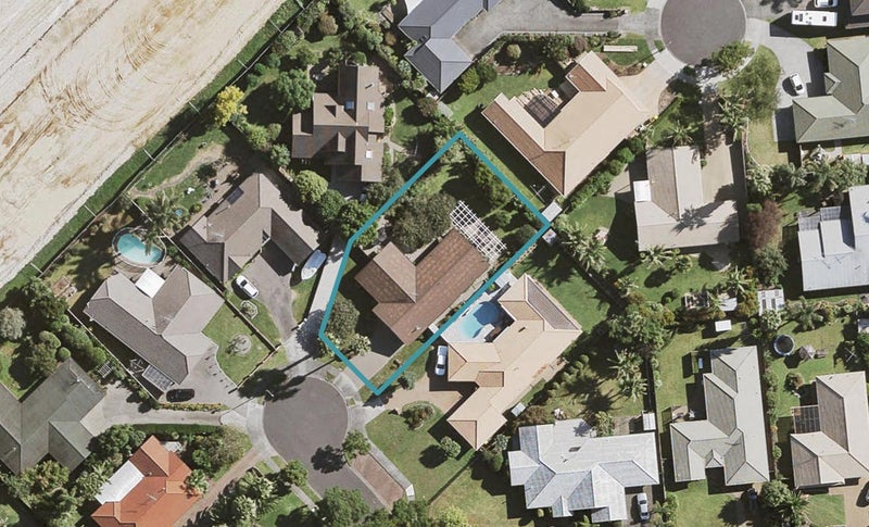 15 Perotti Place, Conifer Grove, Takanini - Carousel 1
