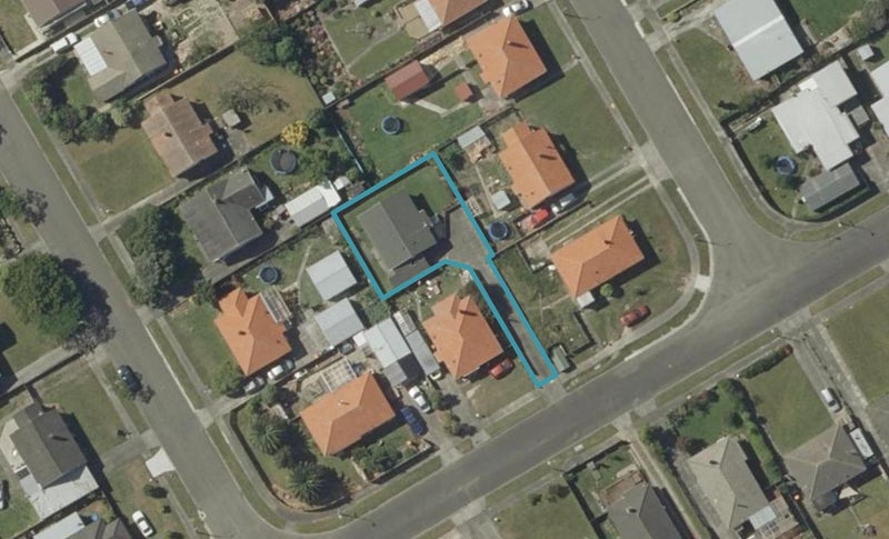 96 Clyde Crescent, Roslyn, Palmerston North - Carousel 1
