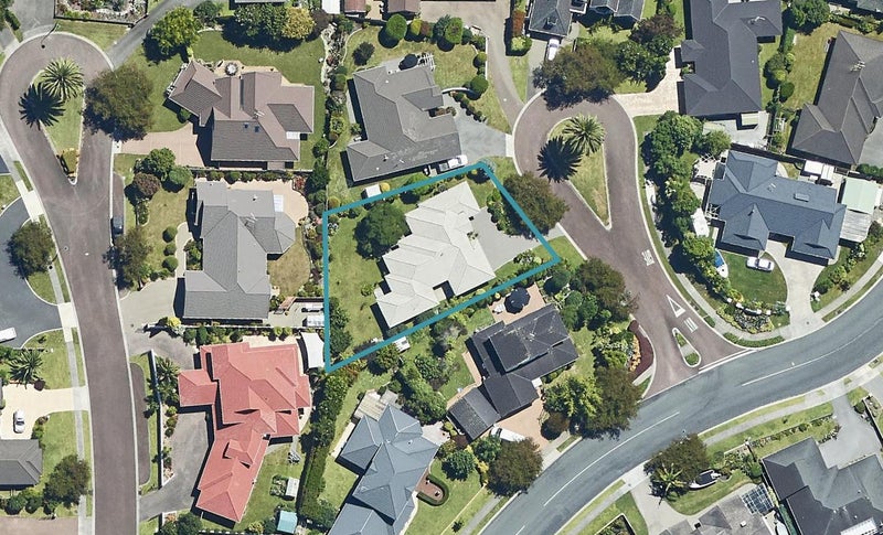 5 Elmley Place, Bethlehem, Tauranga - Carousel 1