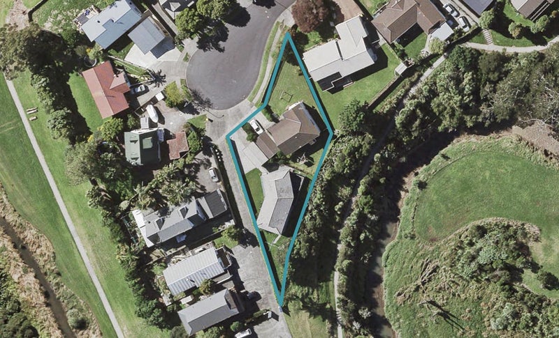 2/40 De Quincey Terrace, Highland Park, Auckland - Carousel 1