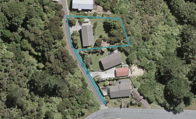 32 Whitechapel Grove, Stokes Valley, Lower Hutt - Carousel 1
