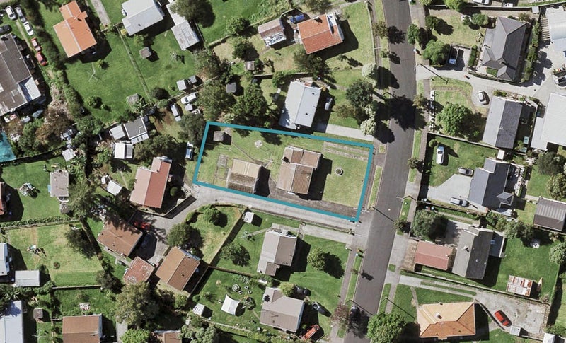 7 Pirangi Street, Point England, Auckland - Carousel 1