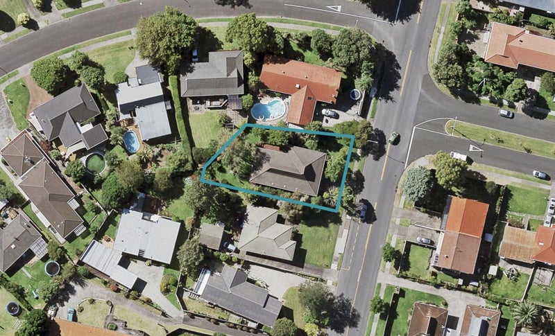 100 Glenmore Road, Sunnyhills, Auckland - Carousel 1