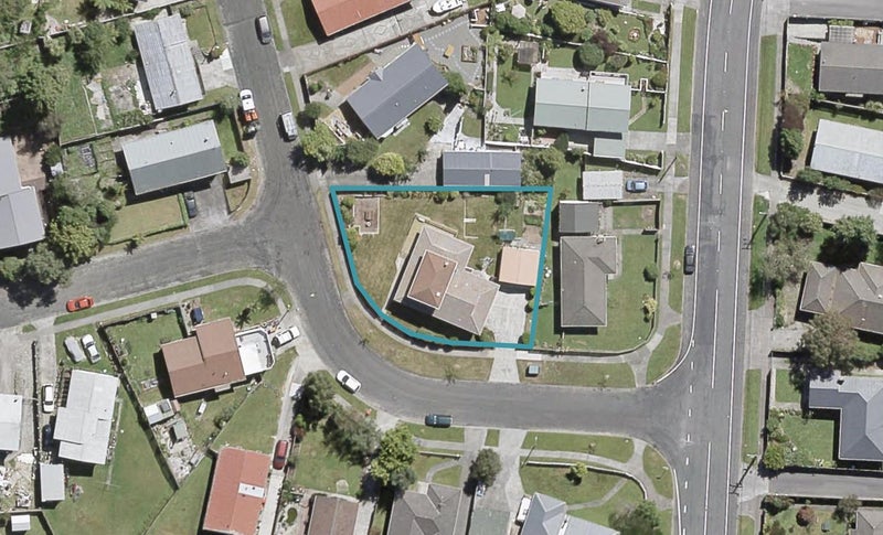 19 Bogle Grove, Stokes Valley, Lower Hutt - Carousel 1