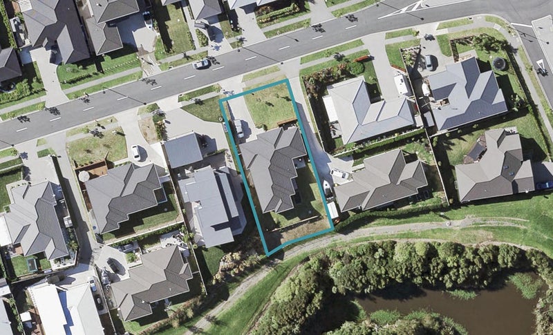 21 Weatherly Drive, Beachlands, Auckland - Carousel 1