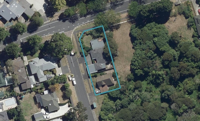 1 Ranfurly Avenue, Fairfield, Hamilton - Carousel 1