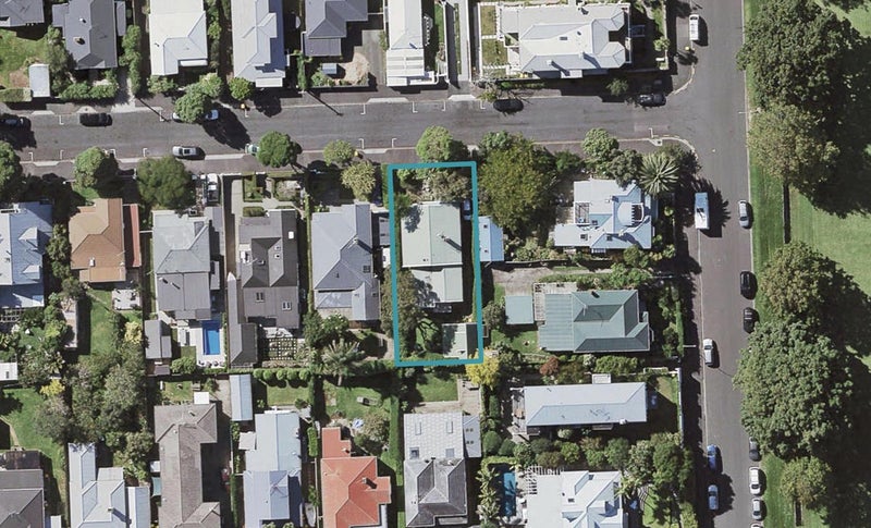 22 Burgess Road, Devonport, Auckland - Carousel 1
