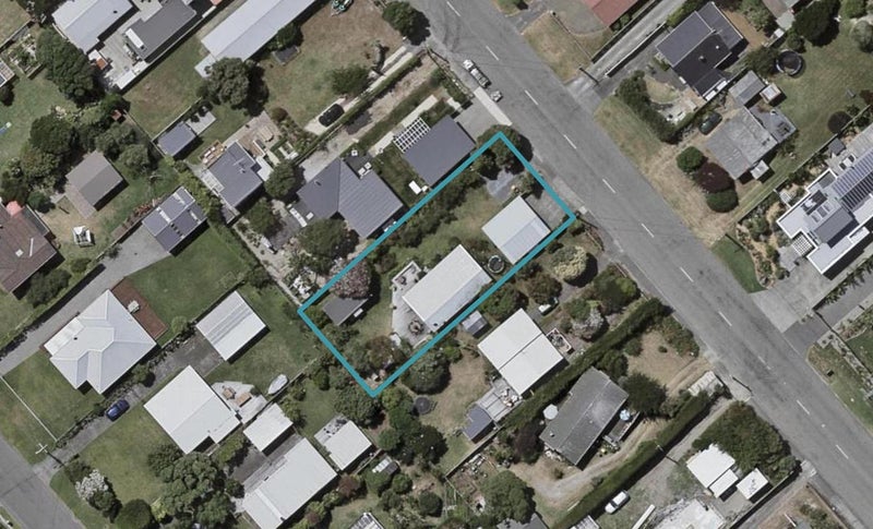 28 Rauparaha Street, Waikanae Beach, Waikanae - Carousel 1